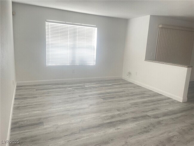 Building Photo - 5055 W Hacienda Ave