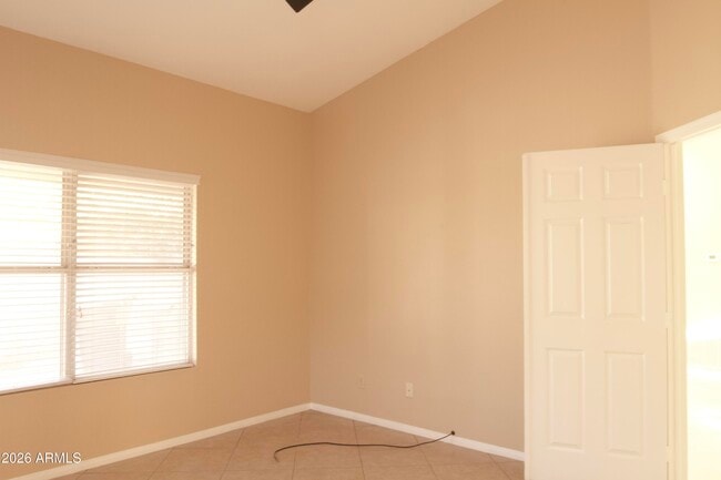 Building Photo - 7568 W Kerry Ln