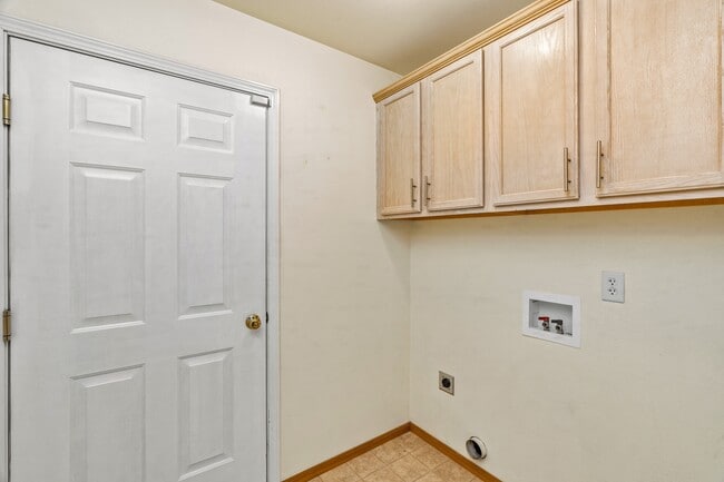 Building Photo - 502 E Ferndale Ave