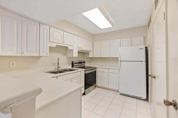 Building Photo - 10555 Turtlewood Ct