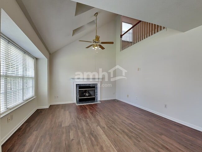 Building Photo - 1120 Birch Hill Dr