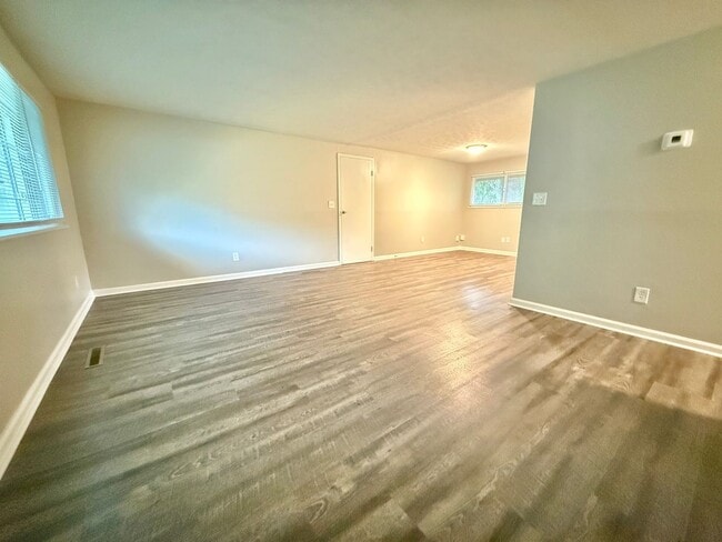 Building Photo - 300 Ives Ln
