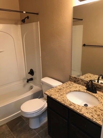 Full bathroom - 103 W Canley Vale Ln