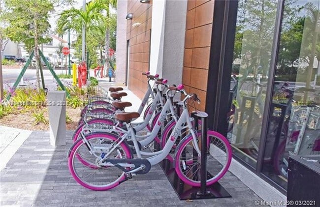 Building Photo - 2960 NE 207th St