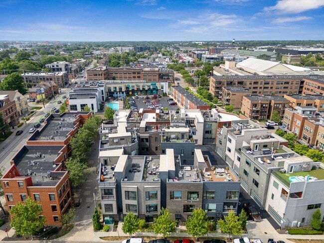 Building Photo - 236 Neruda Ave