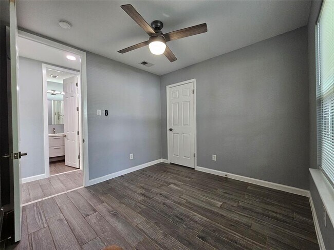 Building Photo - 2603 Peach Tree Ln