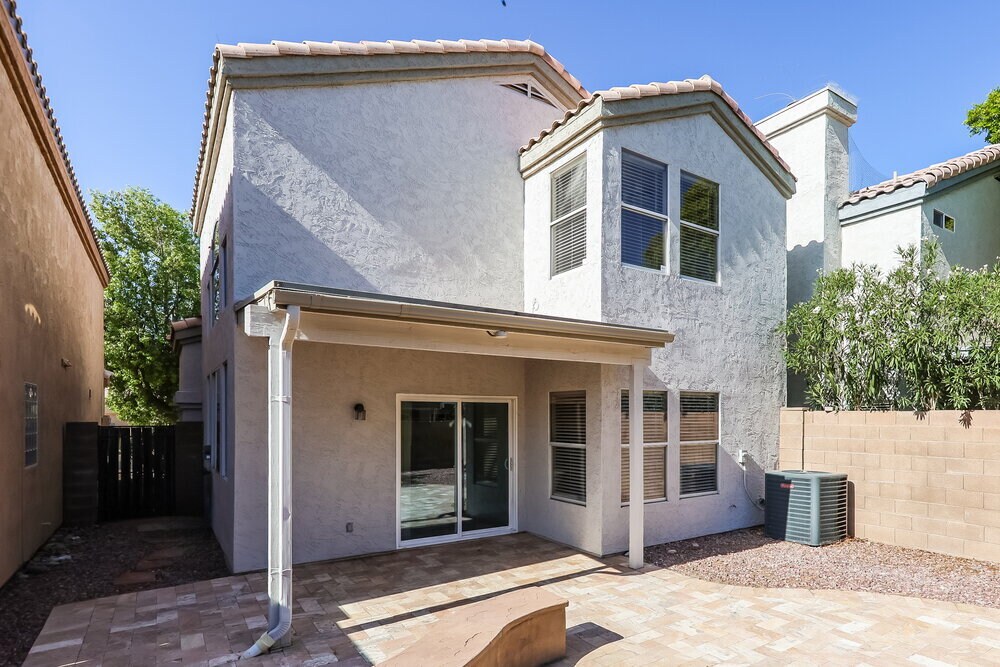 Building Photo - 3424 E Rockwood Dr