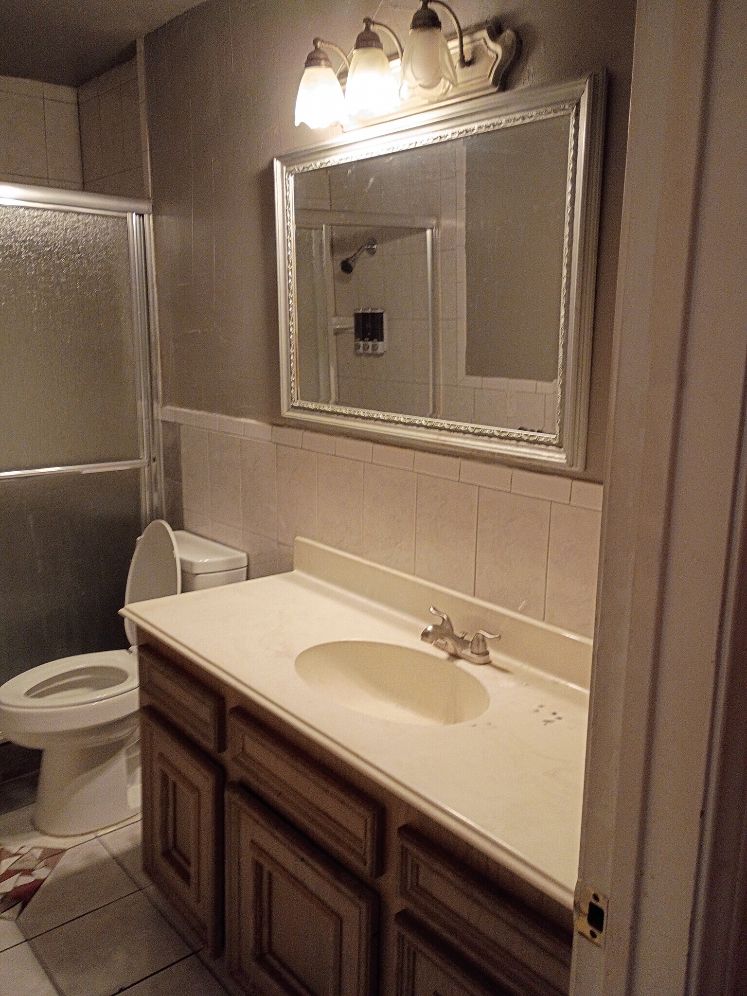 Bath 1 - 518 Westshire Dr