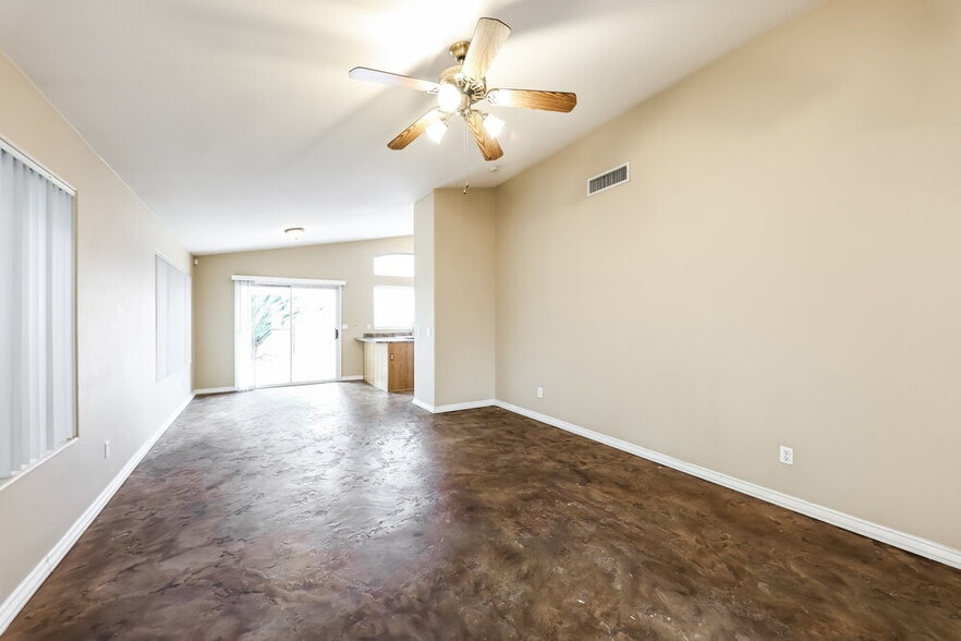 Building Photo - 1327 E Muriel Dr