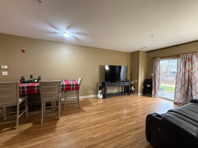 Building Photo - 211 Central St