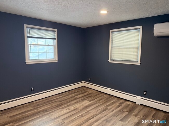 Building Photo - 143 Maple Ave