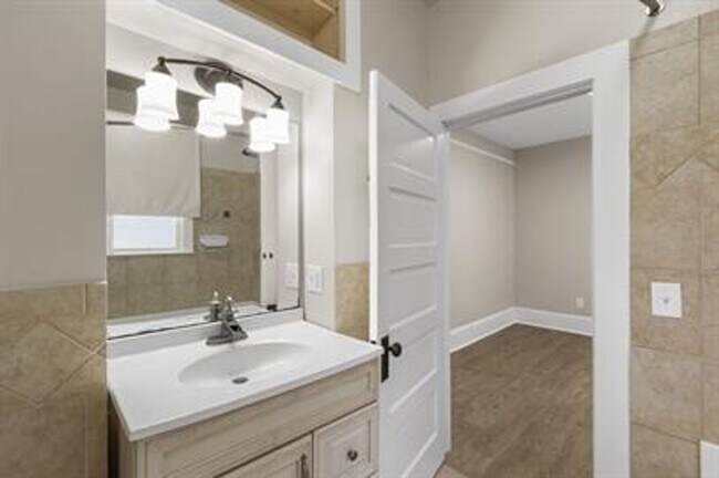 Building Photo - Charming 3-Bedroom Home in Historic Eustis!