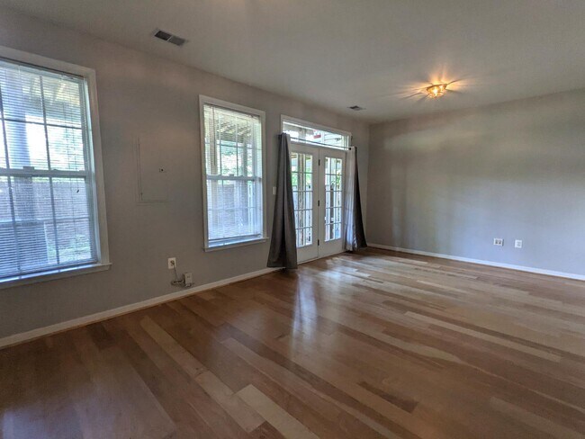 Building Photo - 13996 Khalid Ln