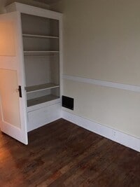 Building Photo - 5 Bedrooms 1.5 baths house