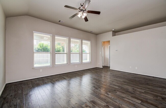 Building Photo - 15618 Whispering Green Dr