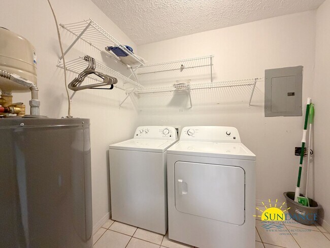 Building Photo - Great 2 Bedroom Townhouse in Fort Walton!