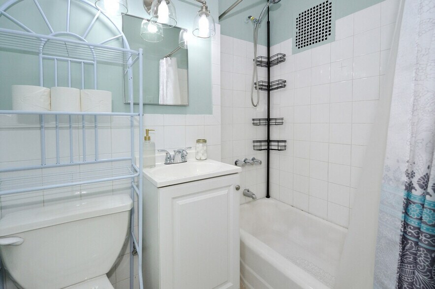 Building Photo - 474 9th Ave