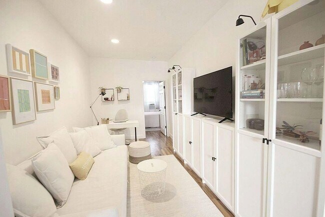 Primary Photo - 214 Jefferson St