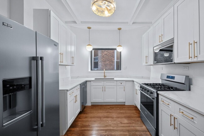 Building Photo - 2624 N Albany Ave