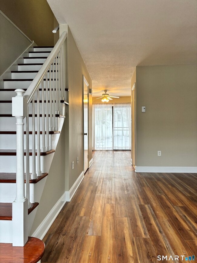 Building Photo - 100-112 N Turnpike Rd