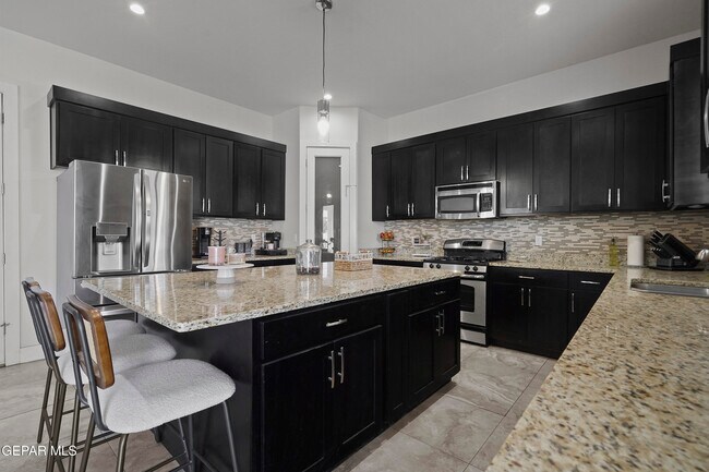 Building Photo - 13012 Birds View Cir