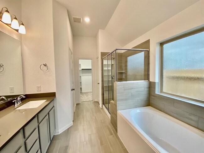Building Photo - 8710 Morning Glow Dr