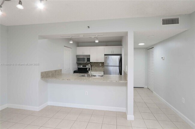 Building Photo - 850 N Miami Ave
