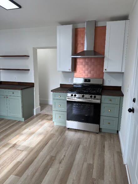 Building Photo - 1101 Stoughton Ave