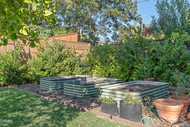 Building Photo - 5200 Dahlia Dr