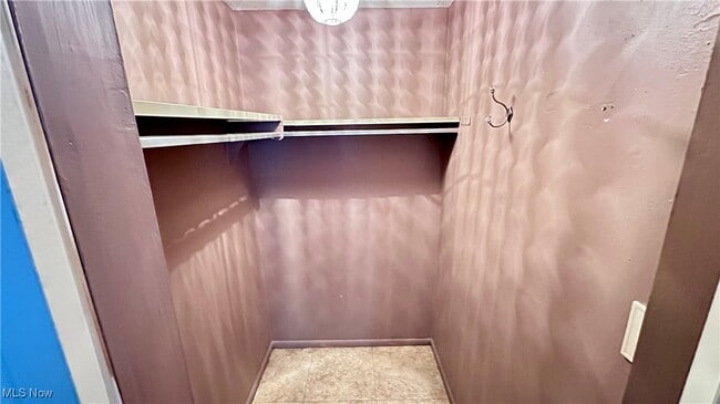 Building Photo - 6000 Nob Hill Dr