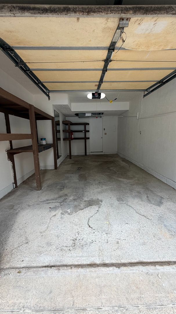 Building Photo - 13856 Oakbrook Dr