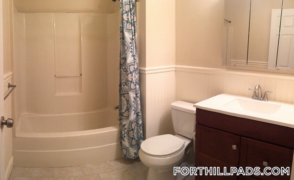 Building Photo - 66 St James St