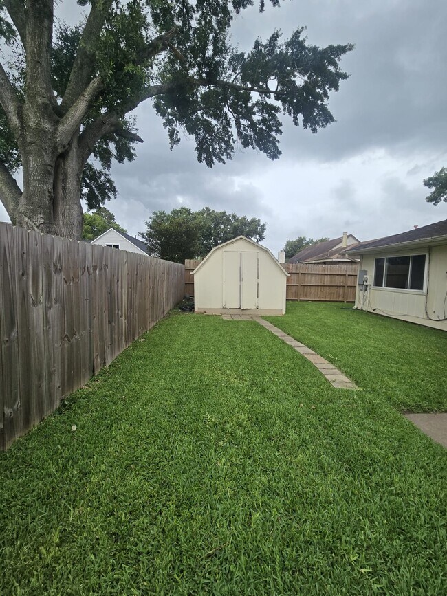 Building Photo - 3134 Sedgeborough Dr