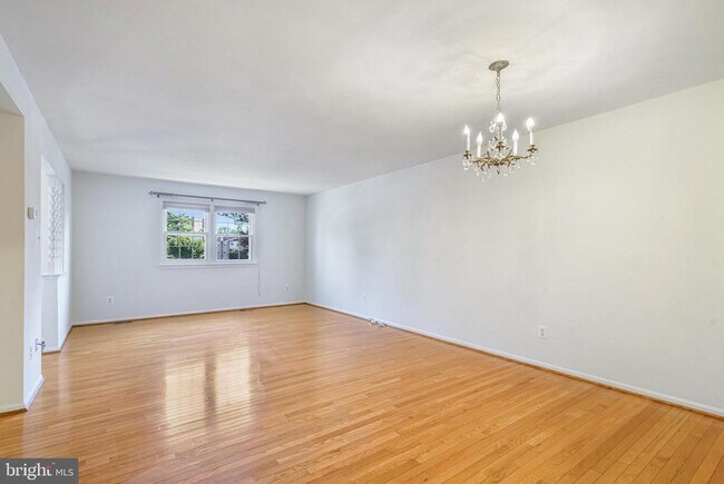 Building Photo - 7481 Jayhawk St