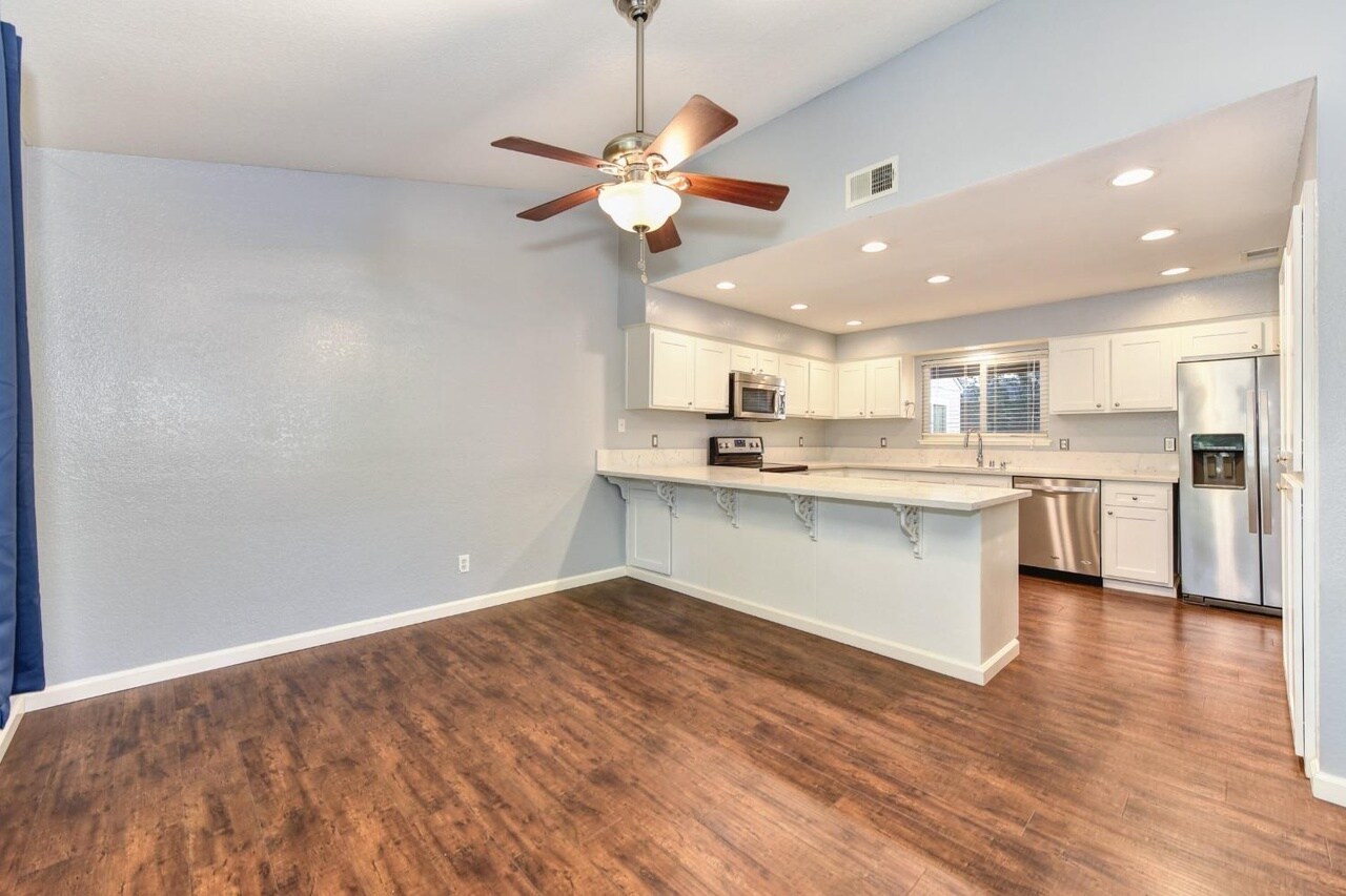Building Photo - 7965 Arcade Lake Ln
