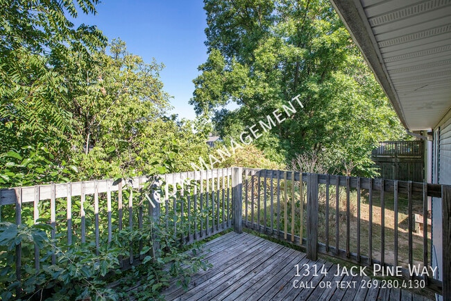 Building Photo - 1314 Jack Pine Way