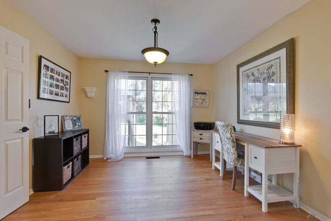 Building Photo - 3810 Tecoma Dr