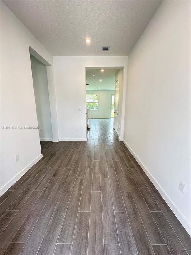 Building Photo - 7262 Lenora Ln