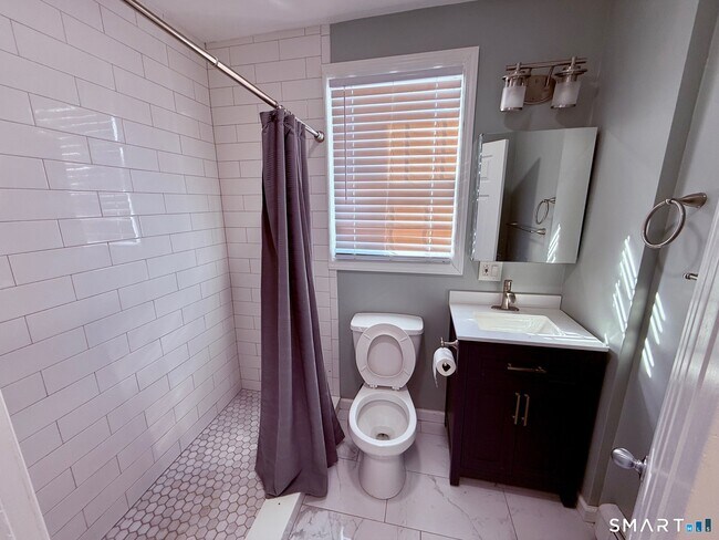 Building Photo - 177 Hobart Ave