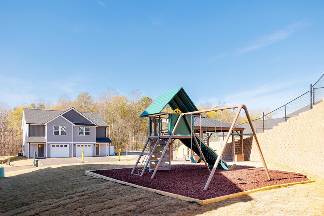 Building Photo - 528 Nova Ln