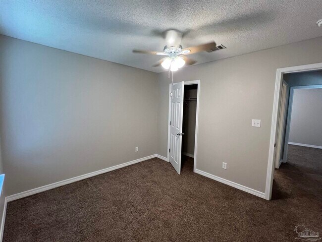 Building Photo - 10440 Millbrook Dr