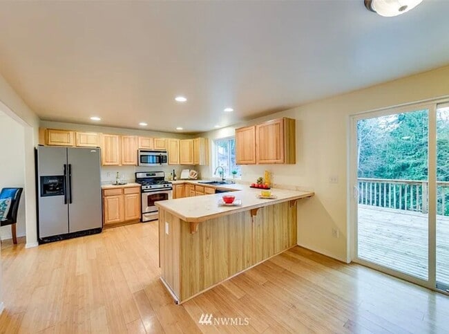 Building Photo - 8661 Sungate Pl NE