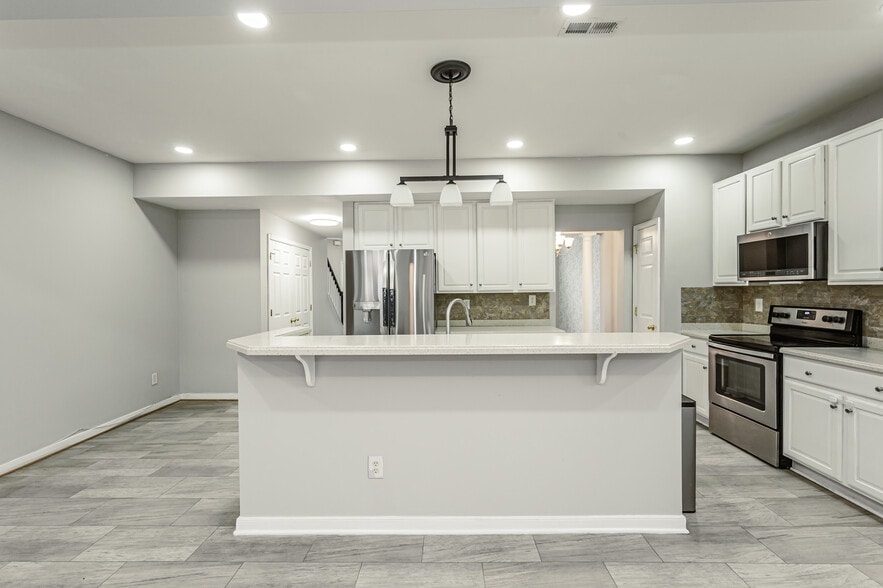 Building Photo - 1401 Olde Sage Ct