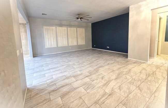 Building Photo - Beautiful 4-bedroom 2.5 bath home