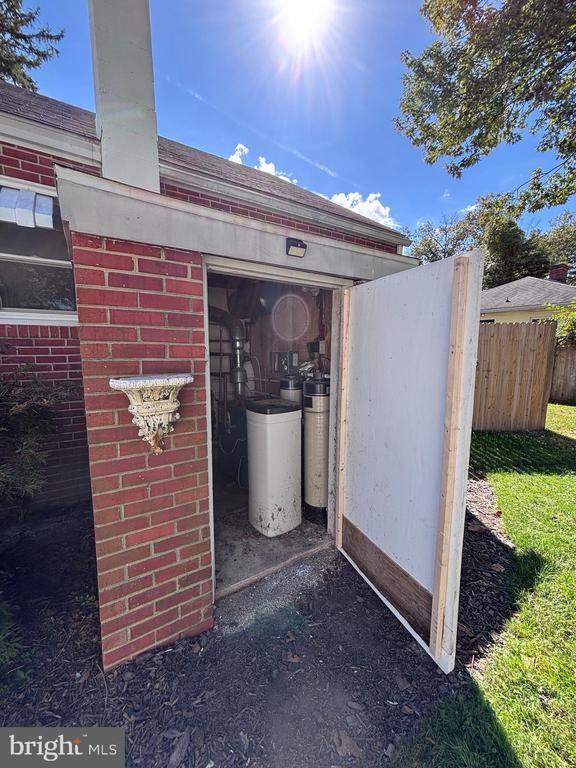 Building Photo - 507 Hollyday St