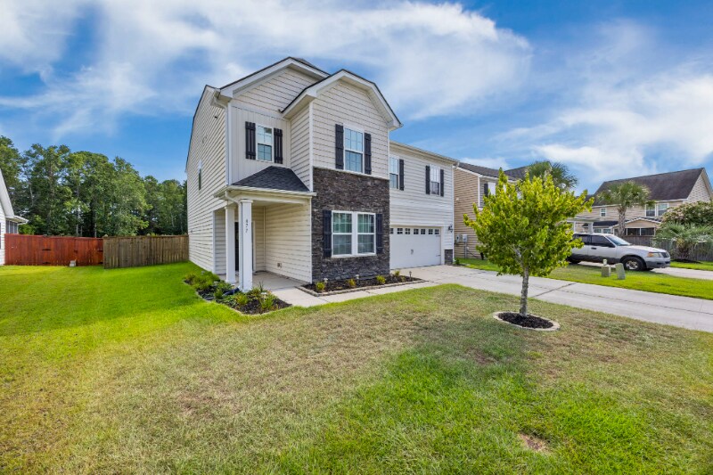 Building Photo - 677 Redbud Ln