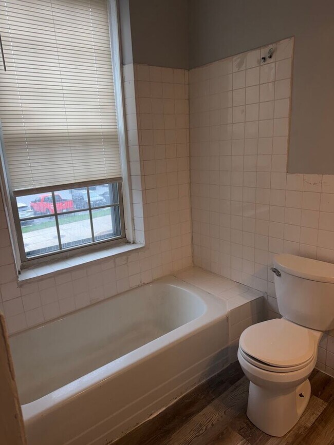 Building Photo - 25 S 9th St