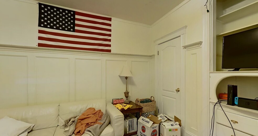 Building Photo - 1130 Commonwealth Ave