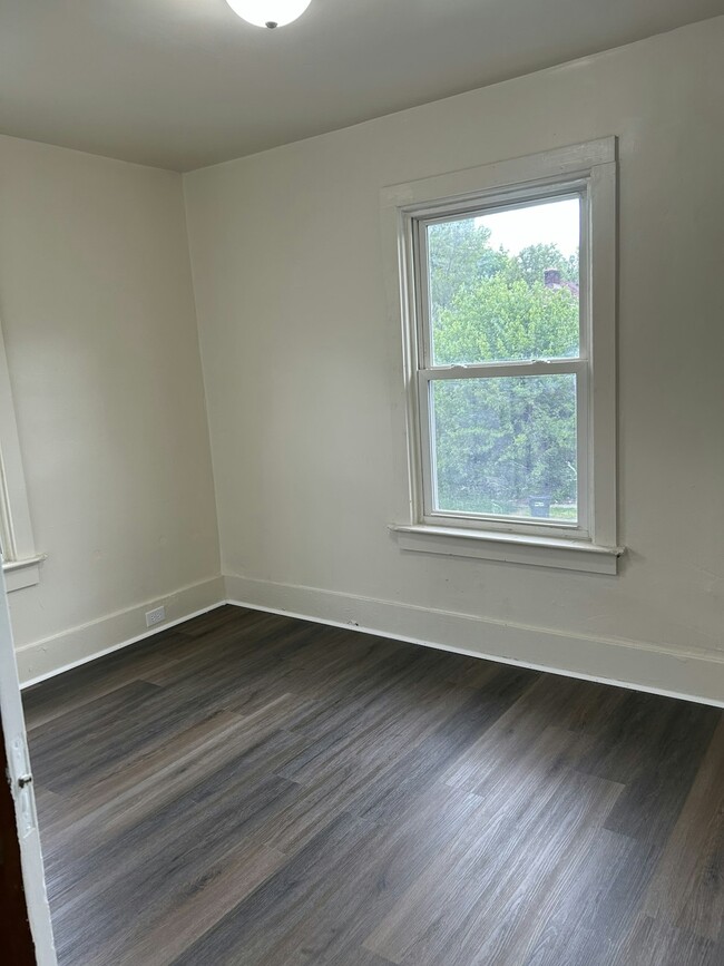 Building Photo - 844 St Agnes Ave