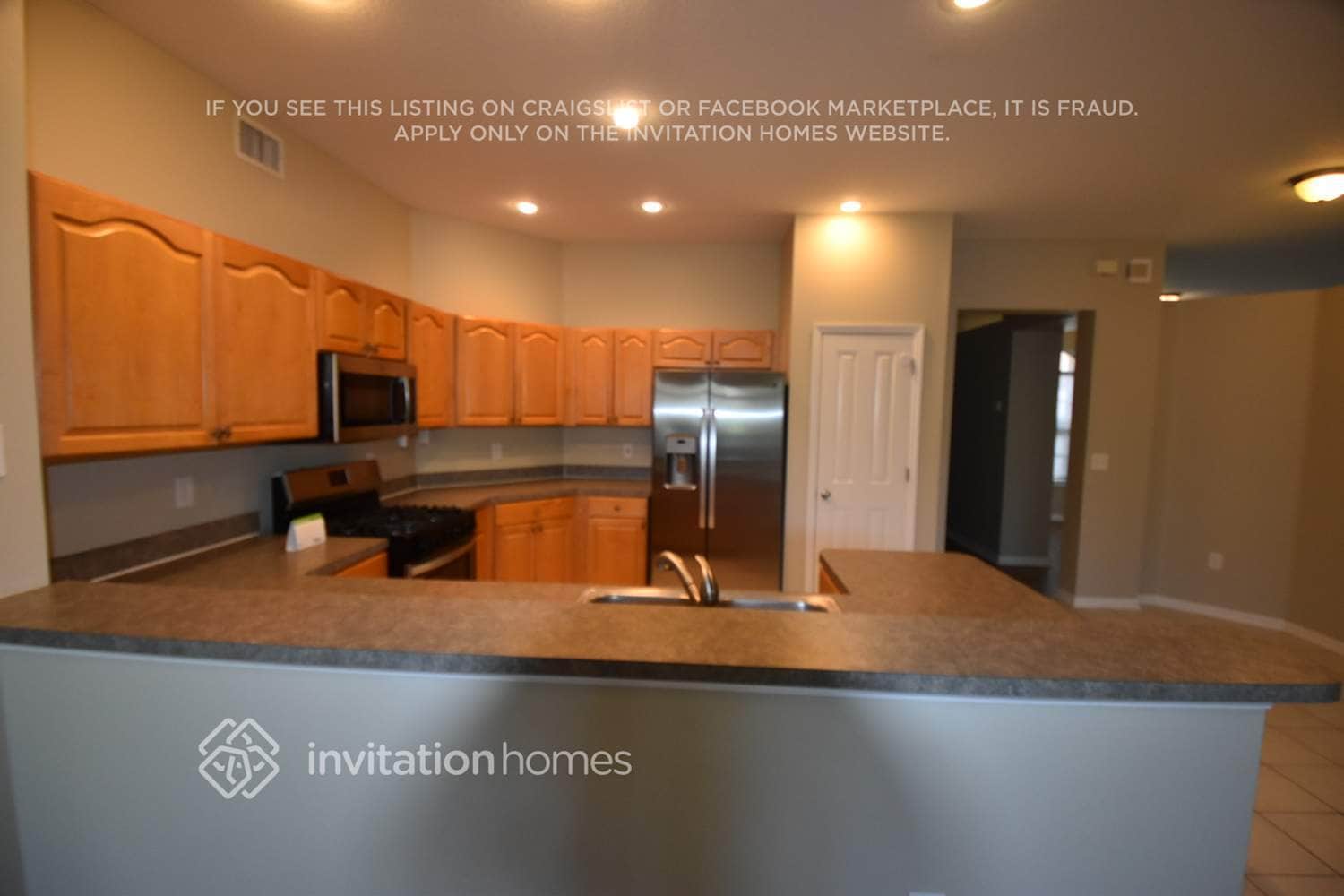 Building Photo - 1413 W River Ct